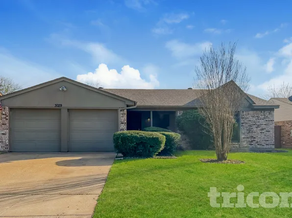 3029 Meadowmoor St, Fort Worth, TX 76133