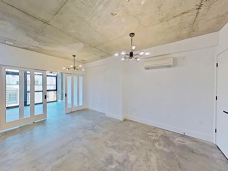 27 Montrose Ave #4J — Photo 16