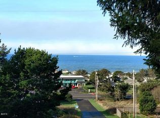 788 King St, Yachats, OR 97498