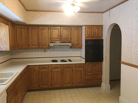 3rd image of 801 W Maywood Ave