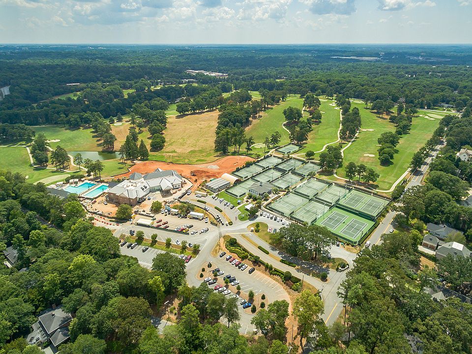 Near Greenville Country Club