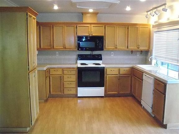 3rd image of 18302 Christeph Dr