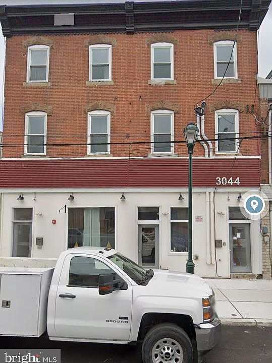 1st image of 3044-46 Richmond St #2