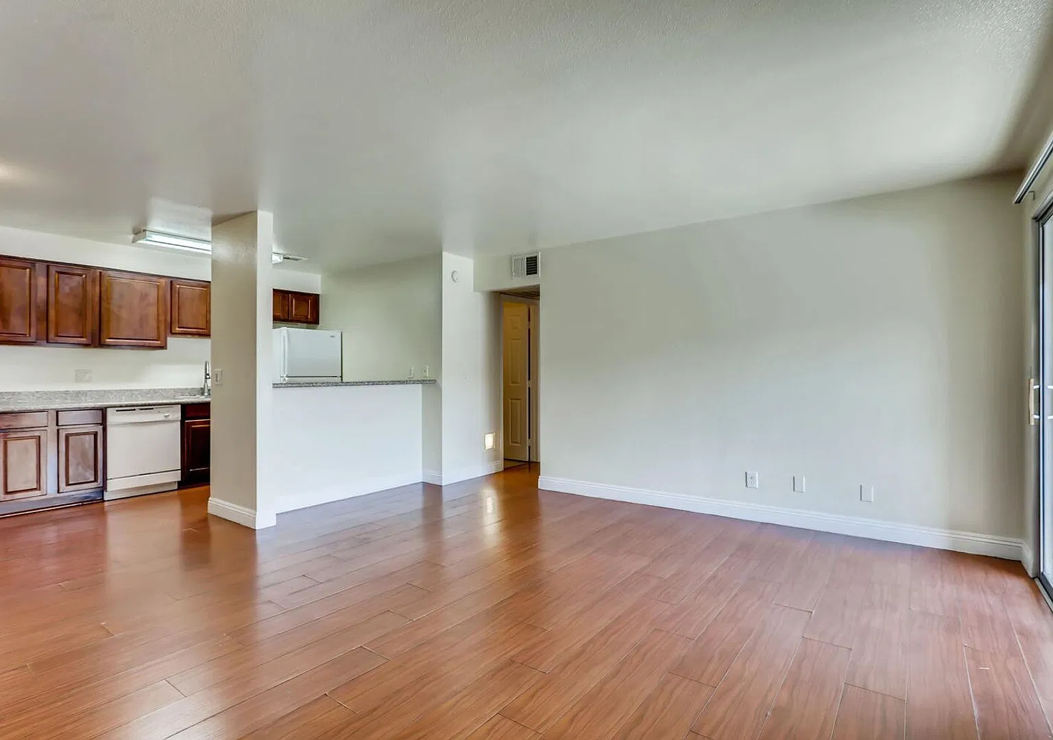 Gated 2-Bedroom Condo Near Las Vegas Strip — Photo 4