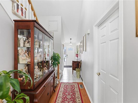 5th image of 53 Bunting Rd #3