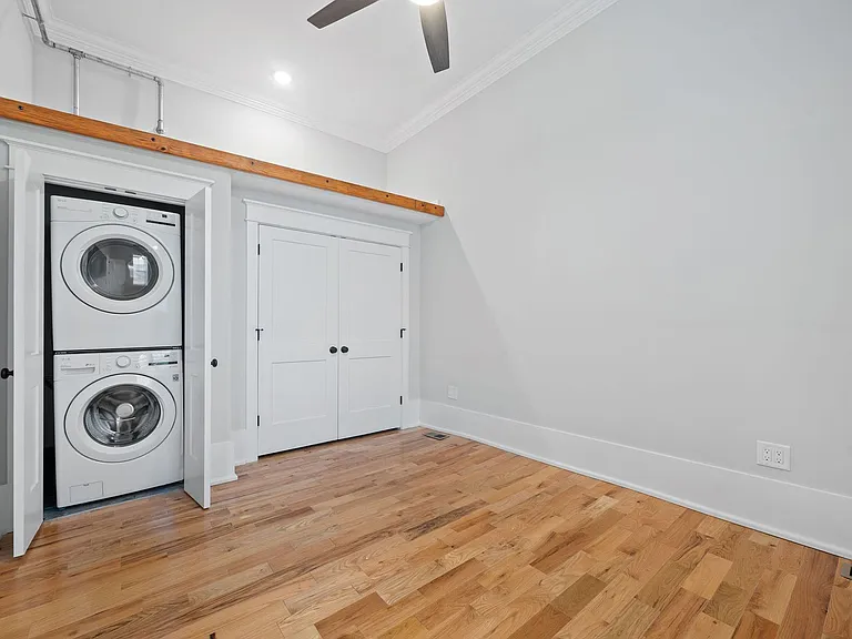 Madison St - 638 (x8) — Photo 13