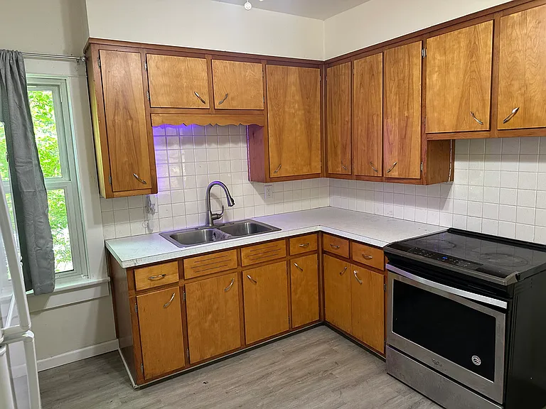 353 Harris St — Photo 17