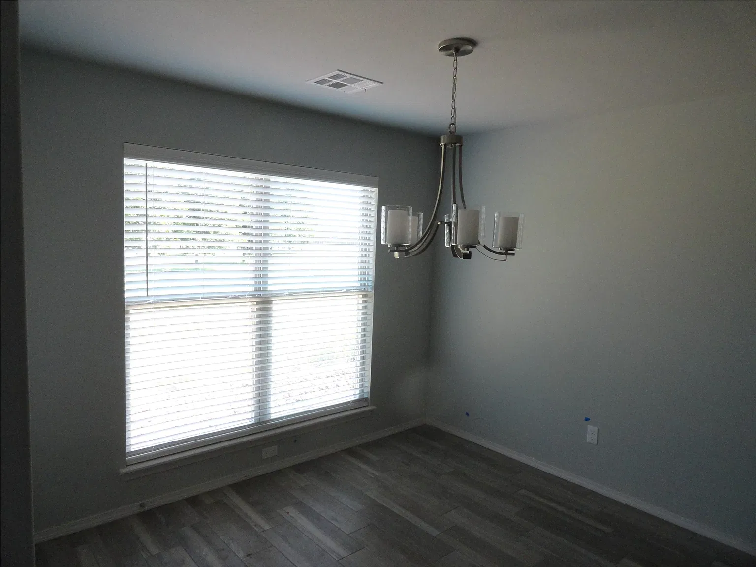 3 bed, 2.0 bath, 1580 sqft, $1,895 — Photo 2