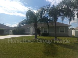 1614 SE Goucho Ave, Pt Saint Lucie, FL 34952
