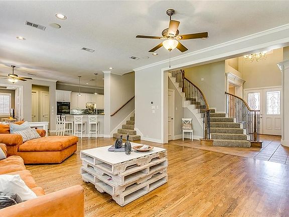 Fantastic open floorplan is perfect for entertaining!