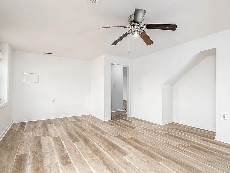 2718 Buckner Ln — Photo 5