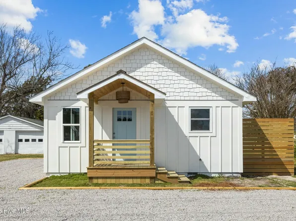 1615 Live Oak Street #A & B, Beaufort, NC 28516