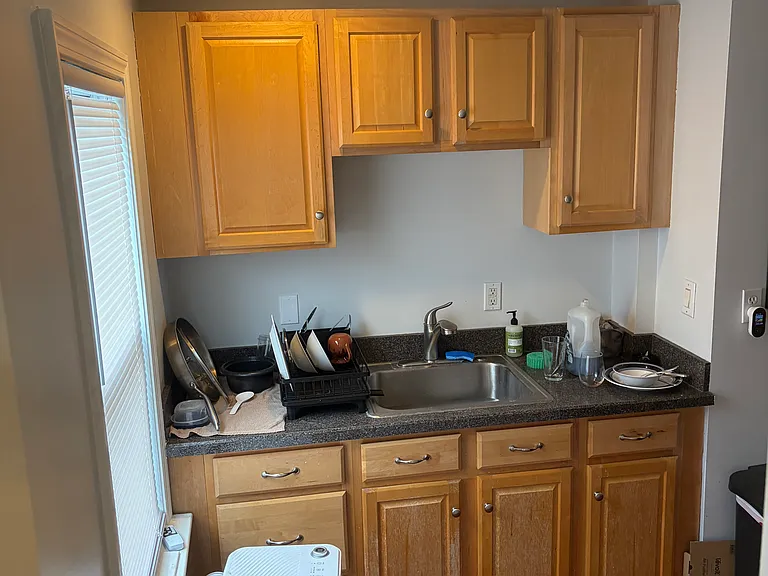 613 E 2nd St #2 — Photo 6