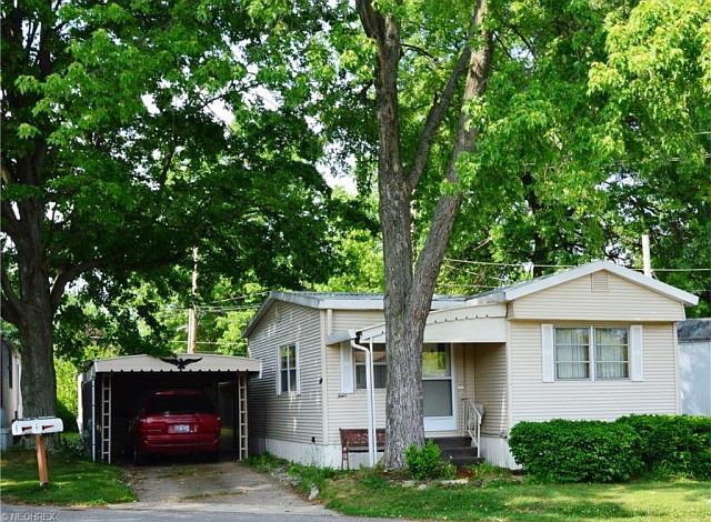 1st image of 4 Flagler Dr #4