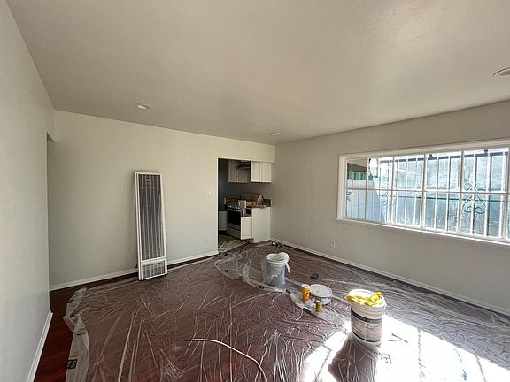 3rd image of 3209 W 110th St