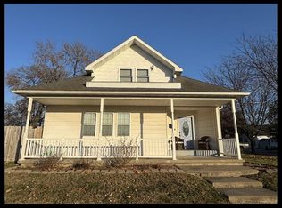302 Jackson St, Macon, MO 63552