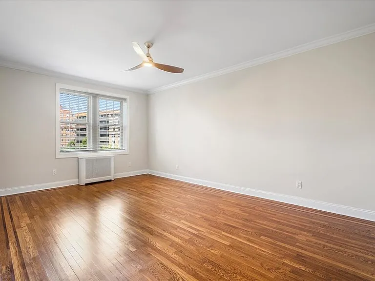 145 Summit Avenue Apartments — Photo 29
