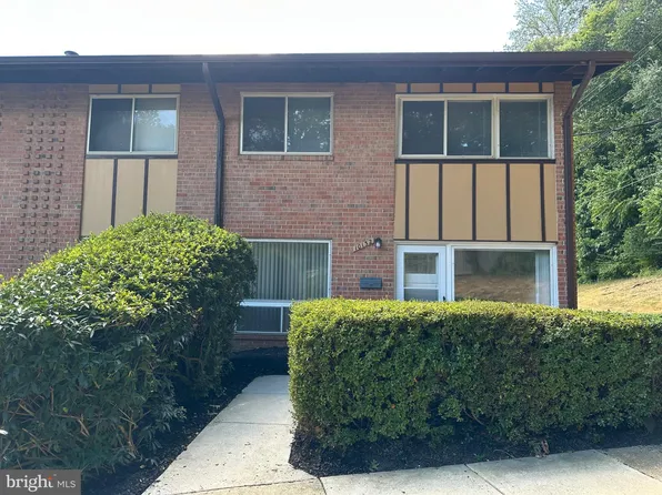 10132 Fair Woods Dr, Fairfax, VA 22030