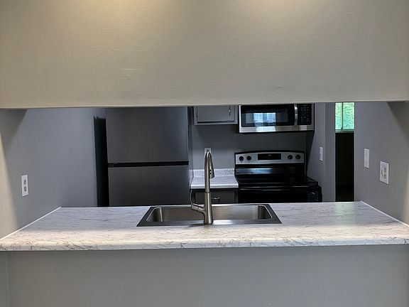 5th image of 1500 Parkman Pl