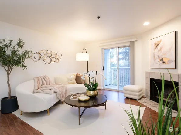 975 Aberdeen Avenue NE #F203, Renton, WA 98056