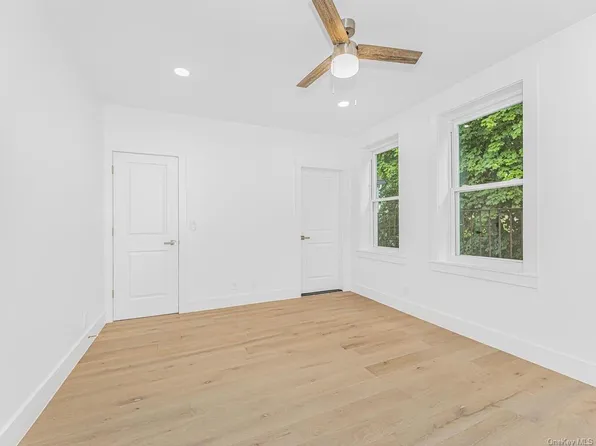 6140 Delafield Avenue image 7 of 36