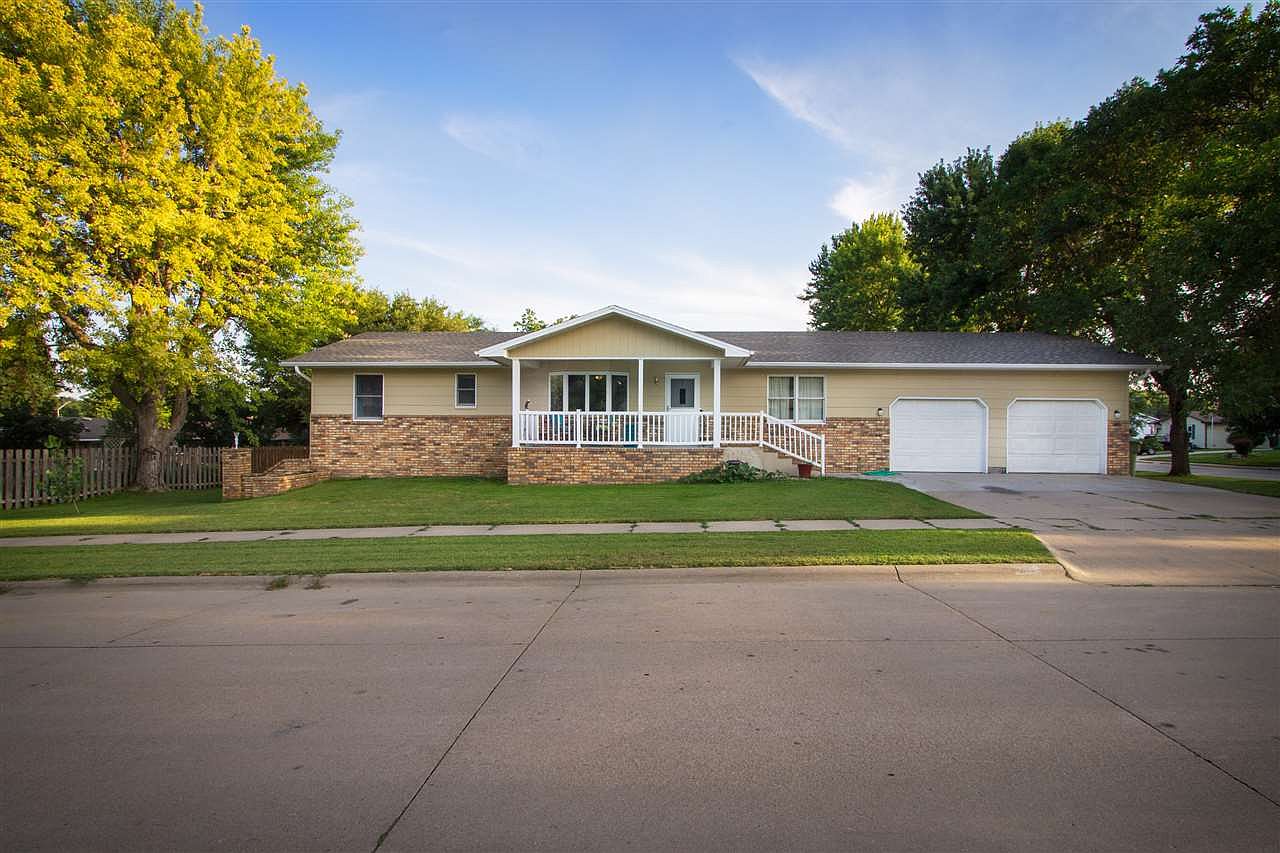 703 E 41st St Kearney Ne 68847 Zillow