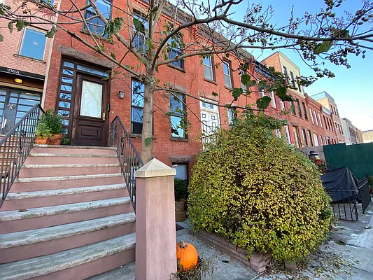 Rented by Compass | media 19