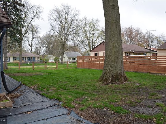 5th image of 1004 3rd Ave E