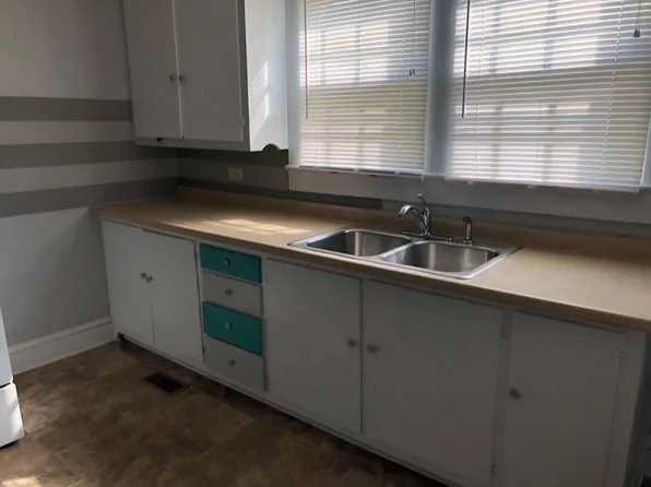 212 Andrews St NW, Concord, NC 28027
