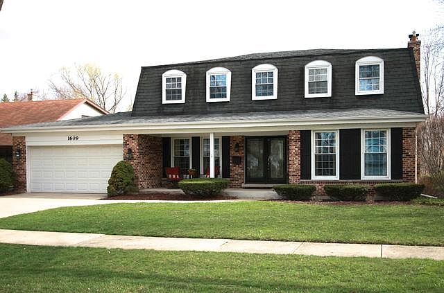 1st image of 1609 E Peachtree Dr