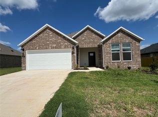 416 W Gosling Isle, Farmington, AR 72730