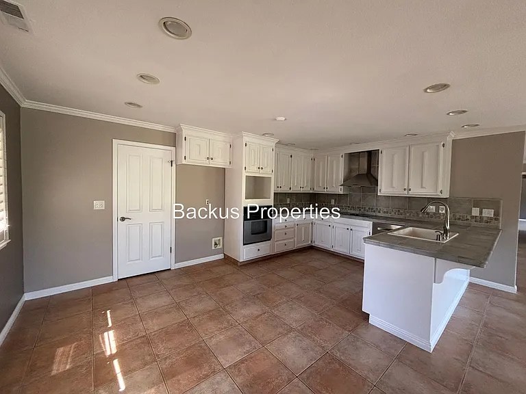 17240 Tamara Ln — Photo 7