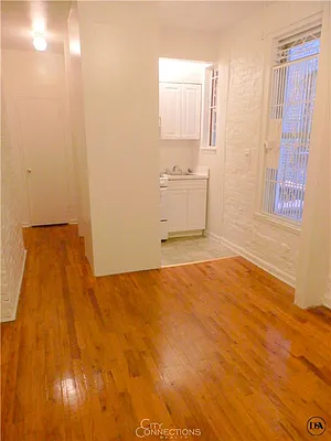 Rented by City Connections Realty | media 7