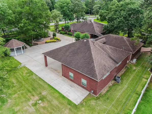 700 Carriage Hills Blvd, Conroe, TX 77384