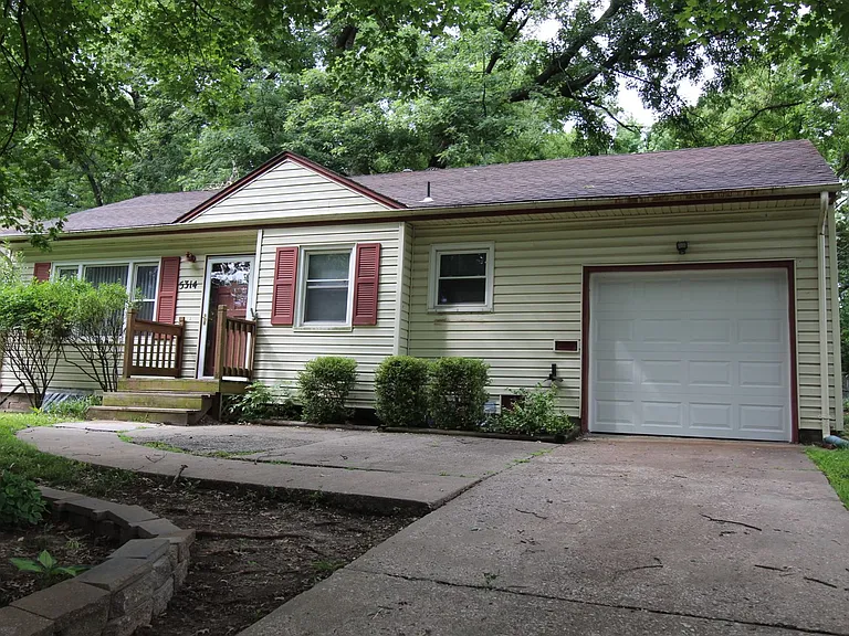 5314 Linden St — Photo 2