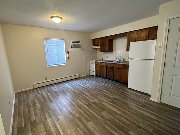 Large eat-in kitchen.