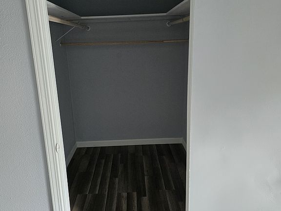 5th image of 636 E Worth St
