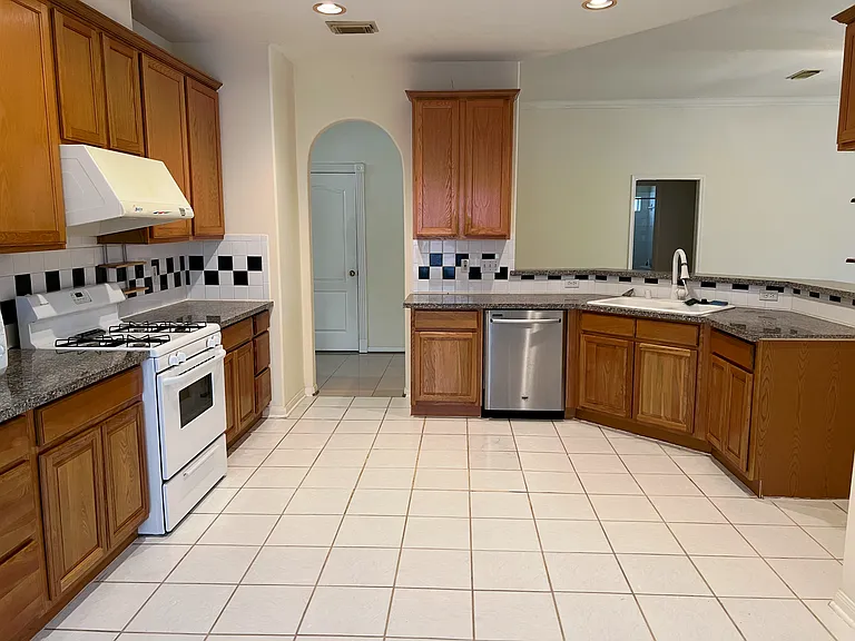 10009 Hidden Falls Dr — Photo 13