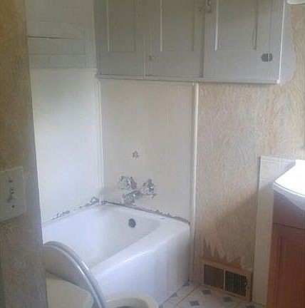 Bathroom Before 