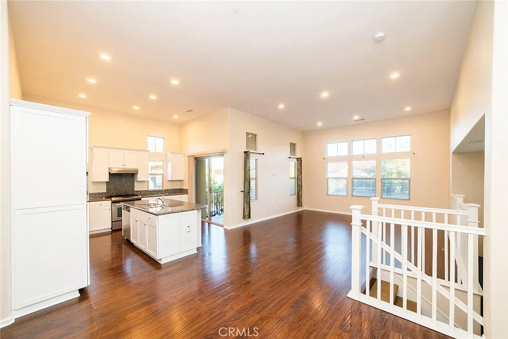 2 bed, 1530 sqft, $4,200 — Photo 3