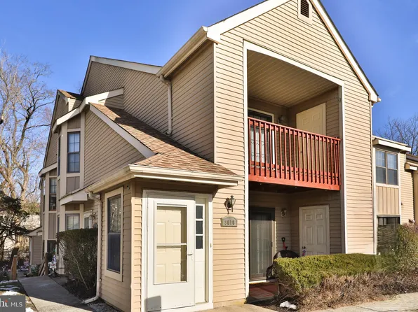 8010 Barry Ct, Southampton, PA 18966