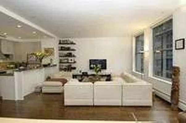 Sold by Nest Seekers International | media 8