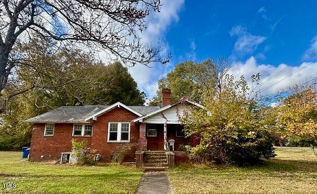 1st image of 626 W Harden St