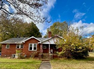 626 W Harden St, Graham, NC 27253