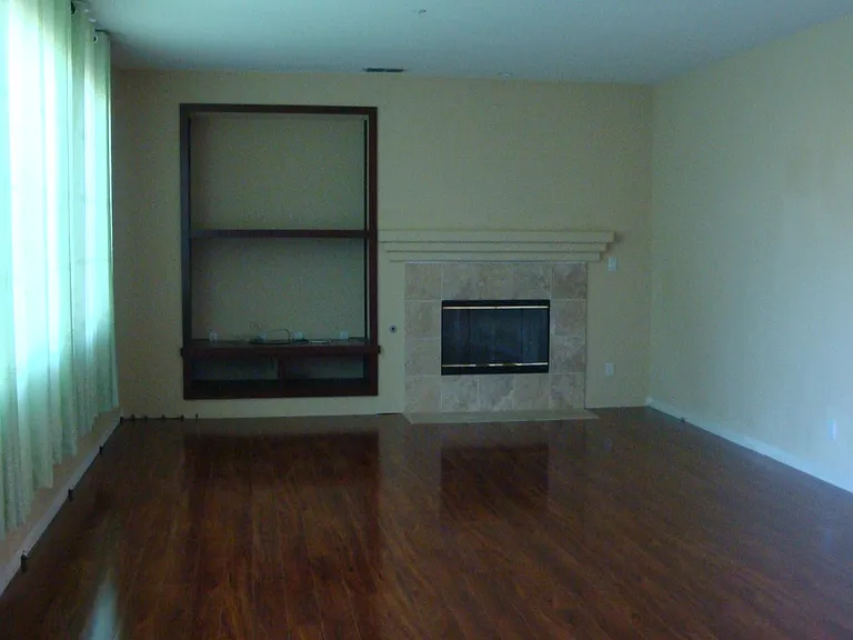 210 Independence Ct — Photo 5