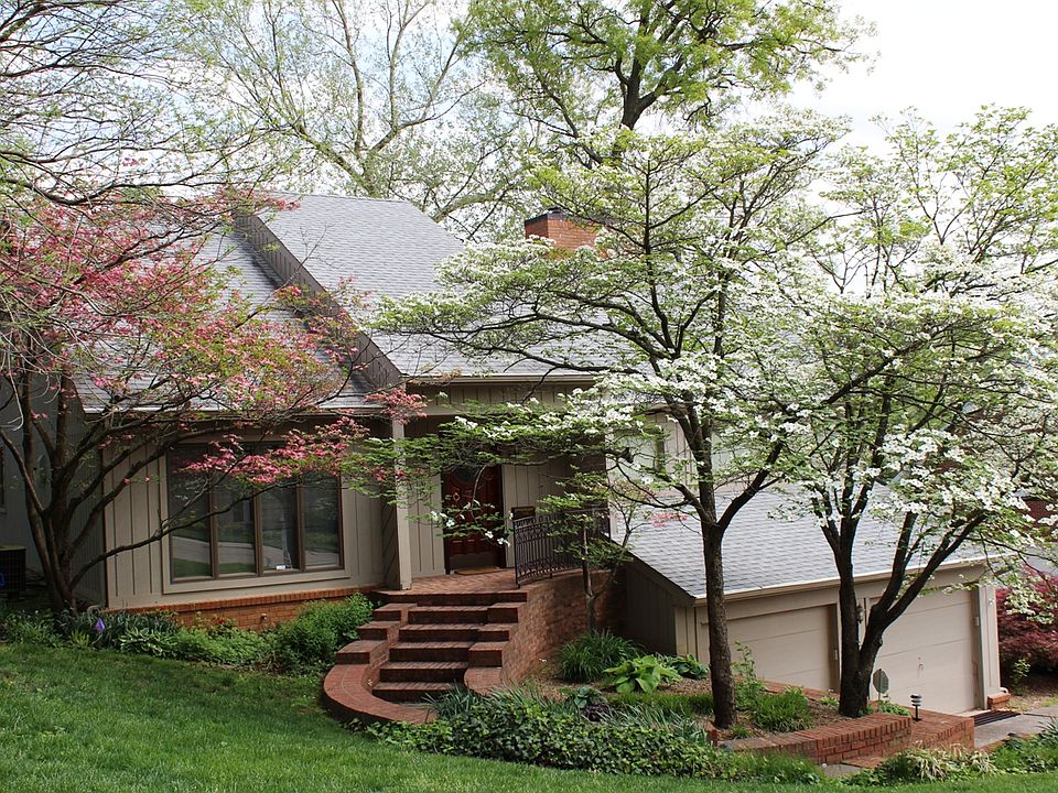 1st image of 804 Canterbury Dr