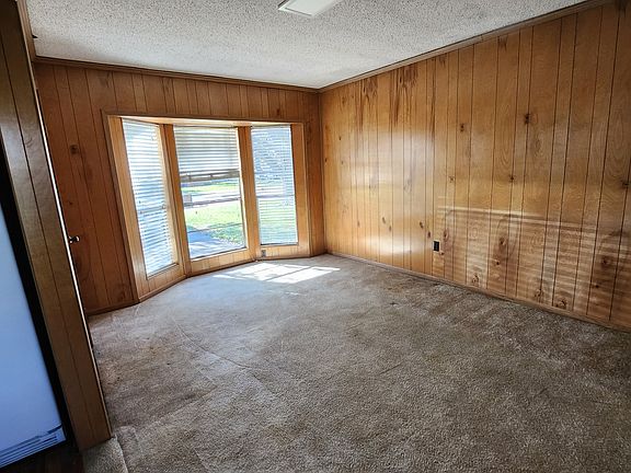 4th image of 124 Forest Oaks Ln