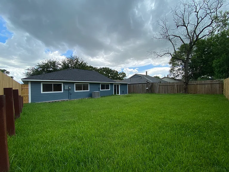 3510 Mattingham Dr — Photo 8