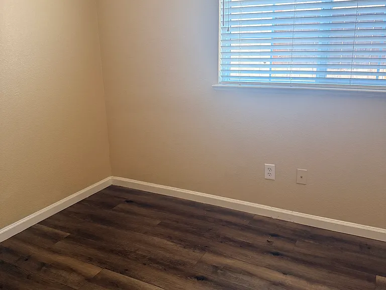 2712 Deborah Ln — Photo 18