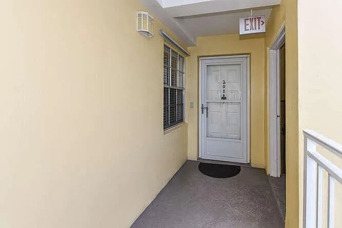 3 bed, 2.0 bath, 1548 sqft, $4,800 — Photo 4